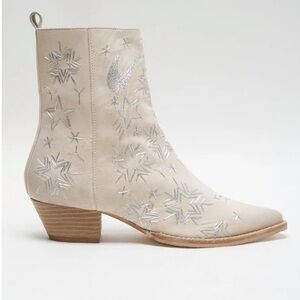 Free People Bowers star embroidered suede boots size 7 Western Ankle Boot